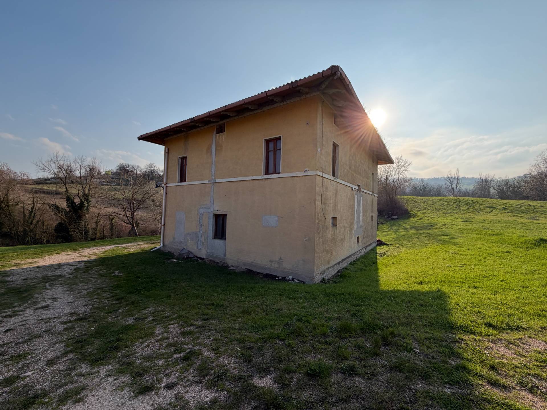 Casa singola in vendita a Tolentino