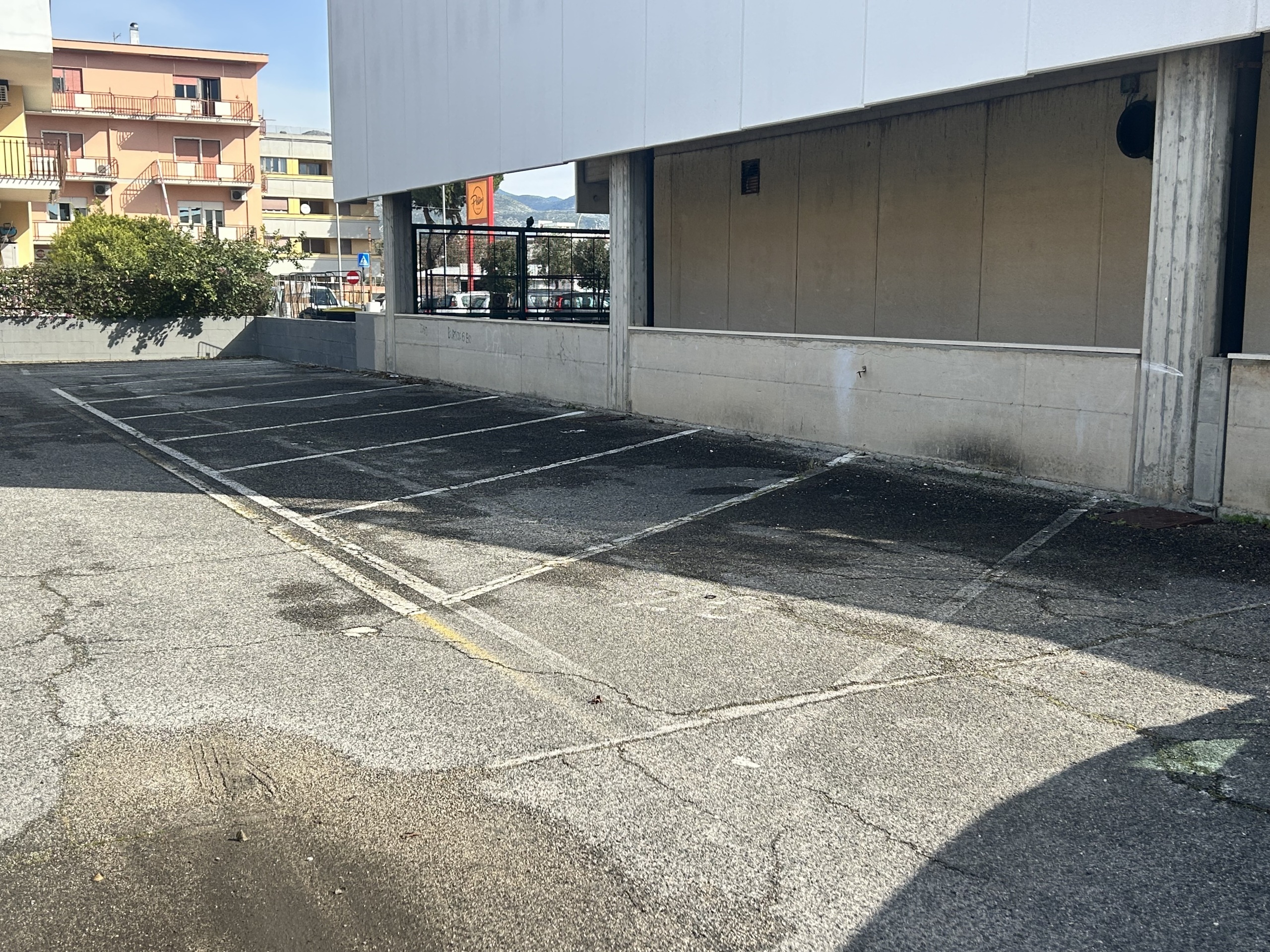 Posto auto scoperto in vendita in via delle arene 234, Terracina