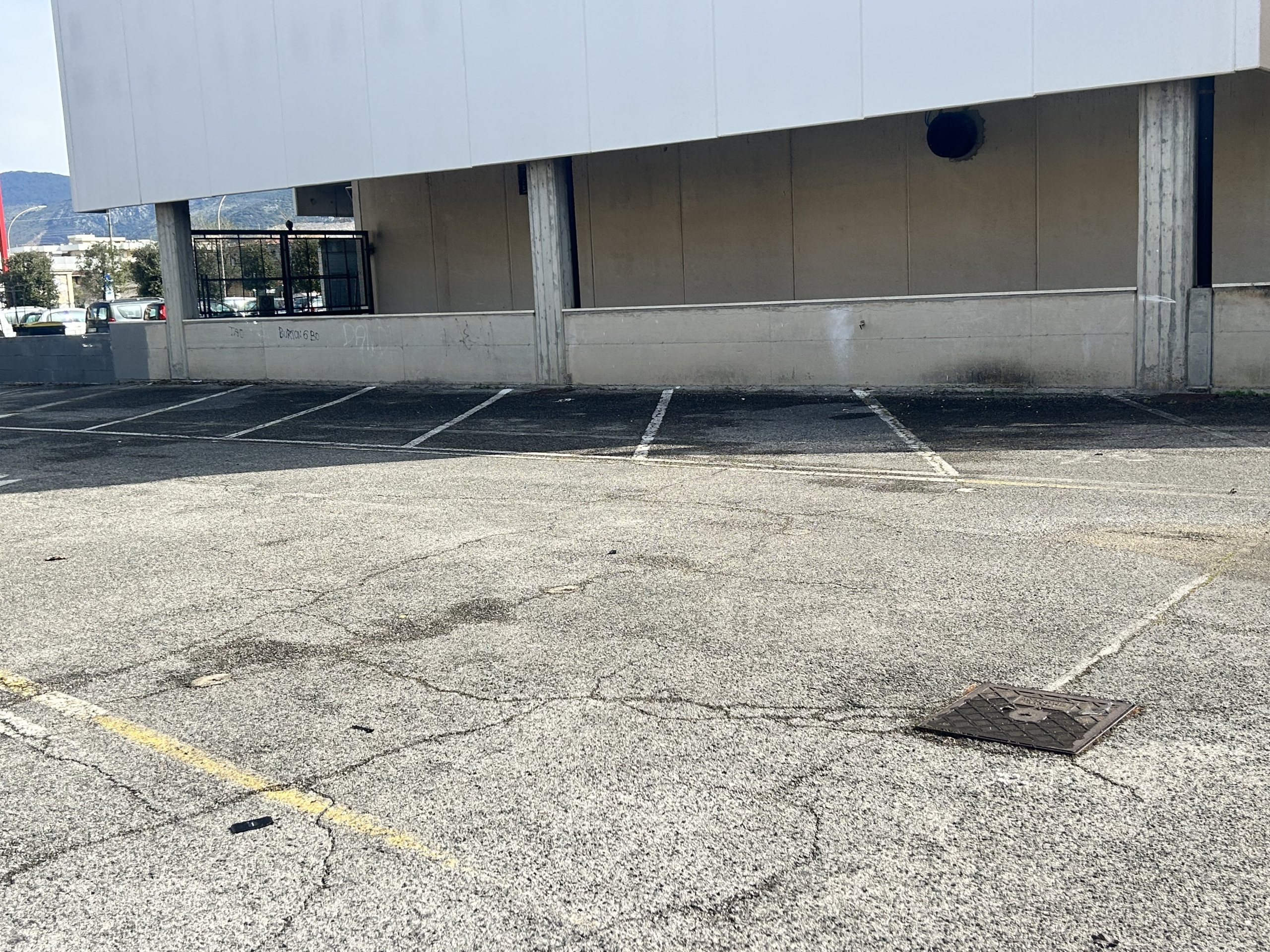 Posto auto scoperto in vendita in via delle arene 234, Terracina