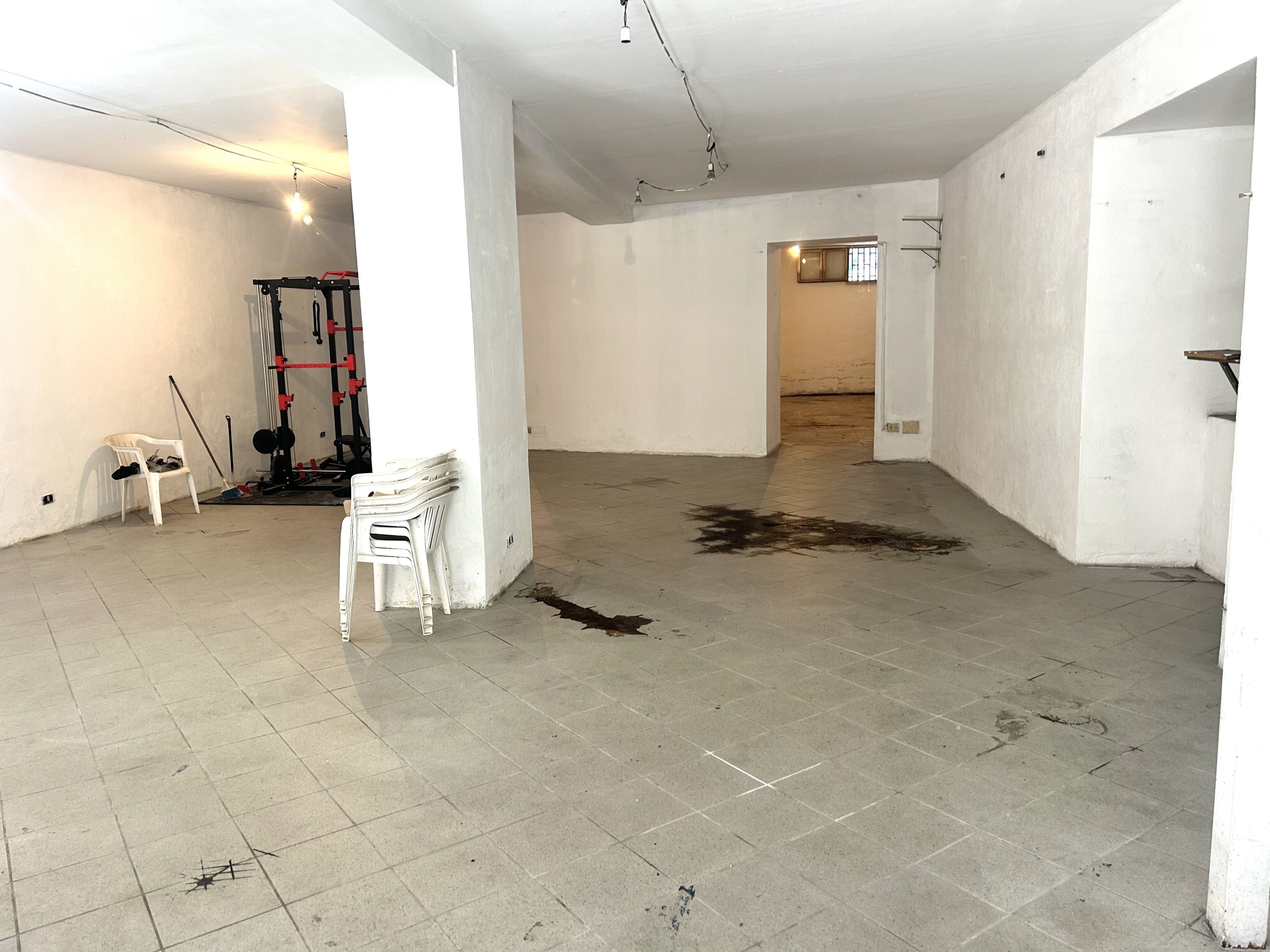 Locale commerciale in vendita in via porta romana 5-7, Terracina