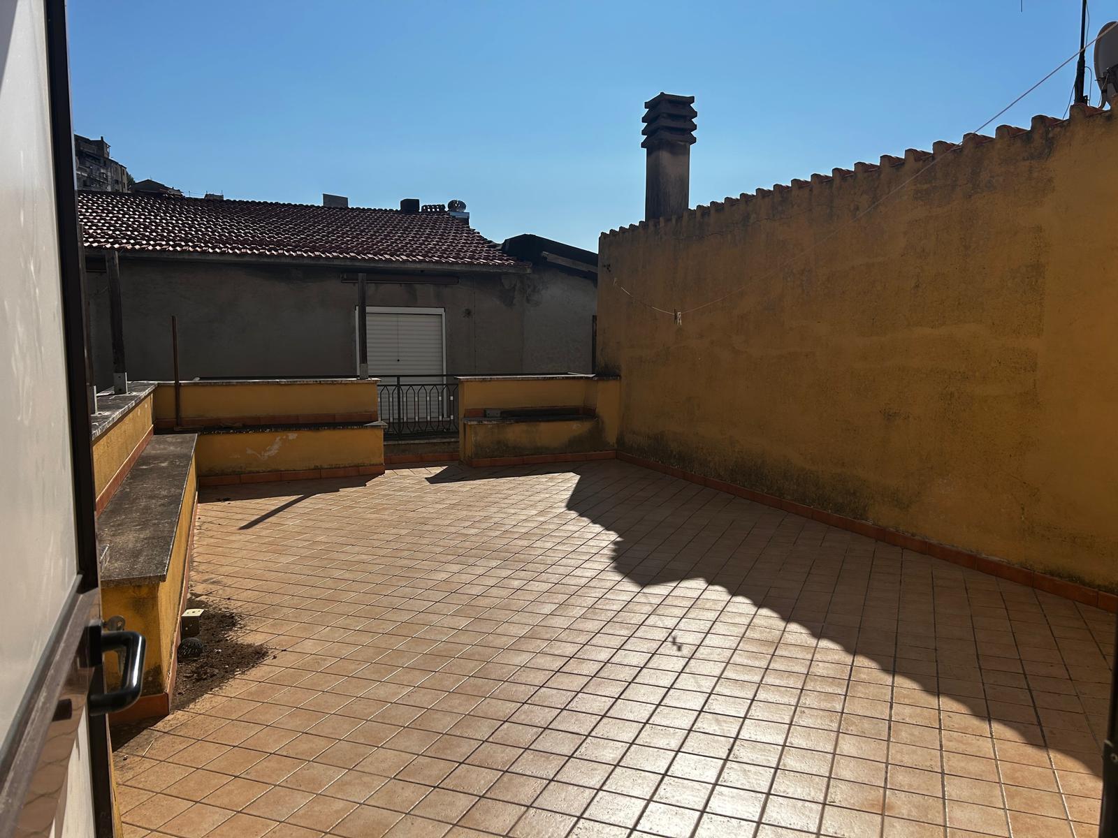 Stabile/Palazzo con terrazzi in via oliveti 20, Monte San Biagio