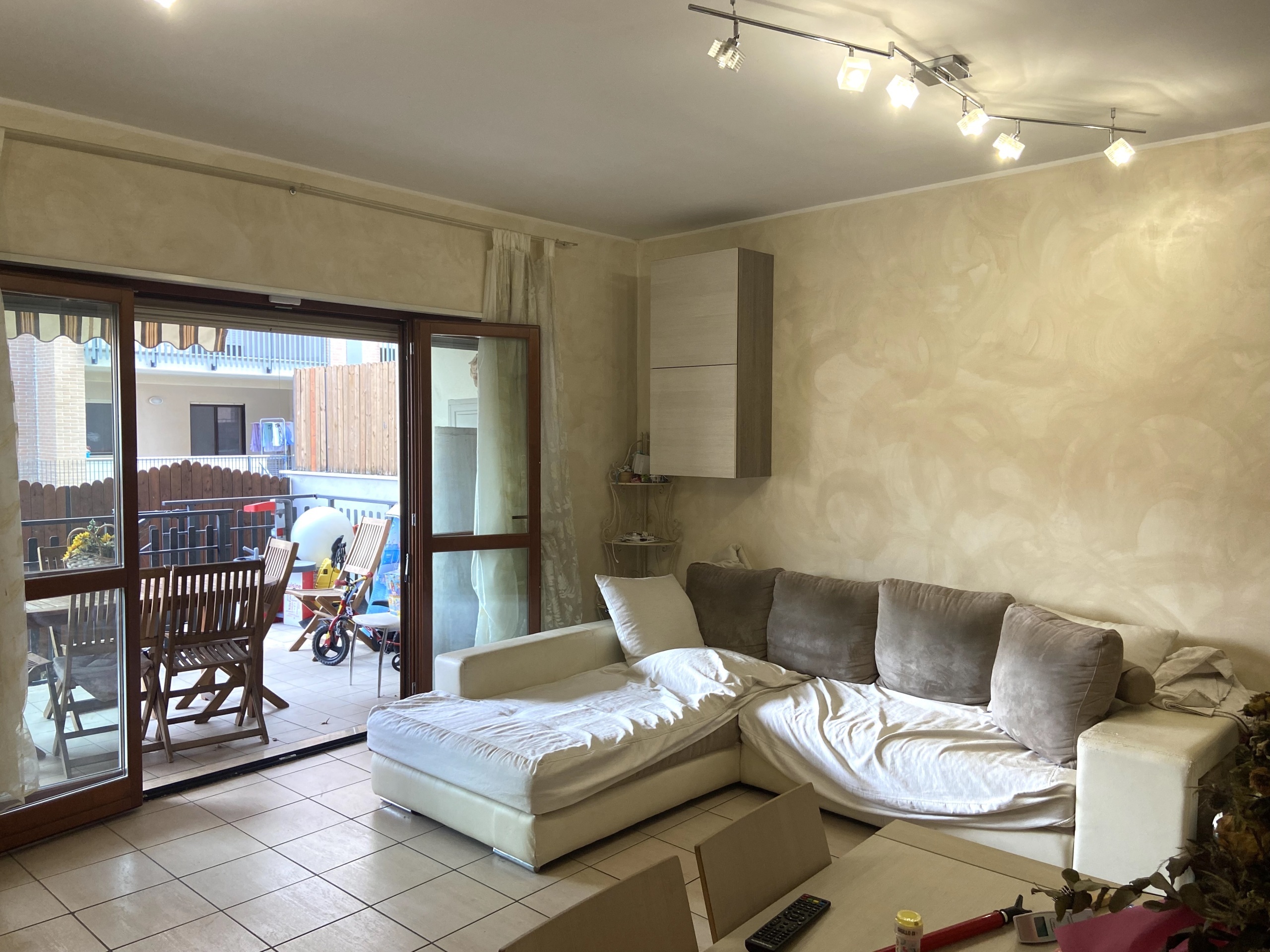 Appartamento con giardino in via marcia 6, Terracina