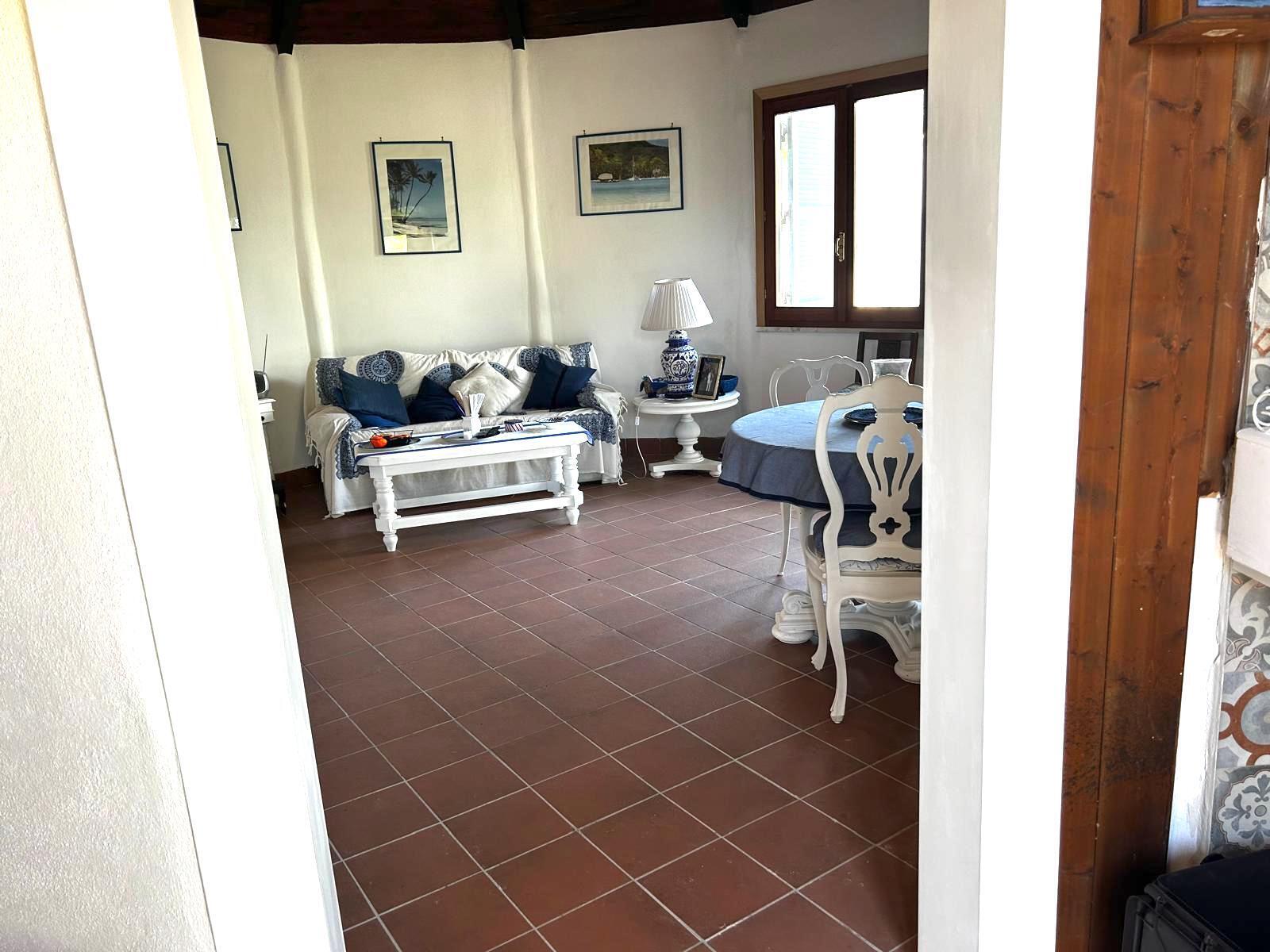 Villa con giardino in via giacomo leopardi 63, San Felice Circeo