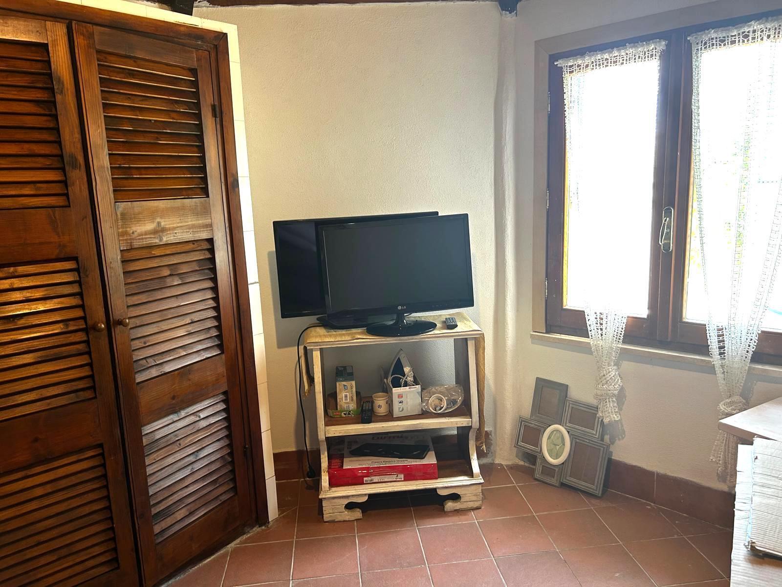 Villa con giardino in via giacomo leopardi 63, San Felice Circeo