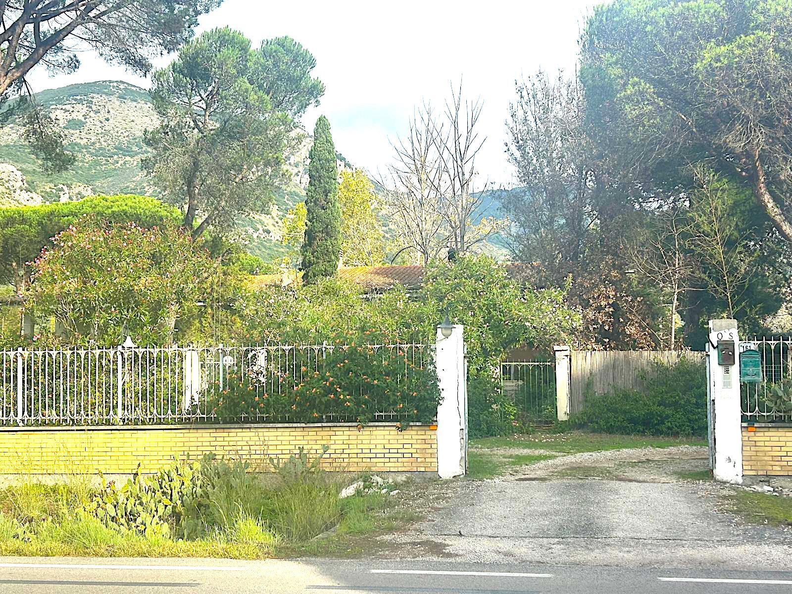 Appartamento con giardino in via flacca 123, Fondi