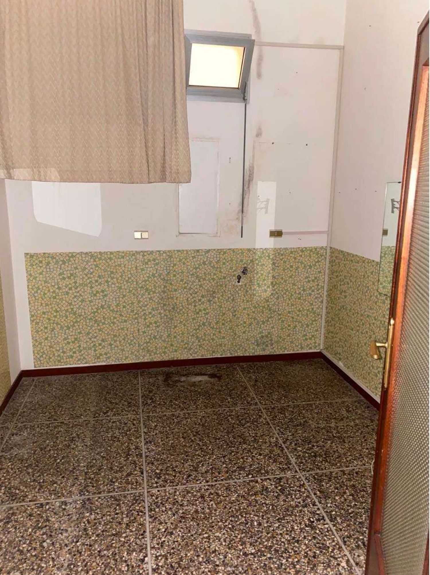 Appartamento con terrazzo a Livorno