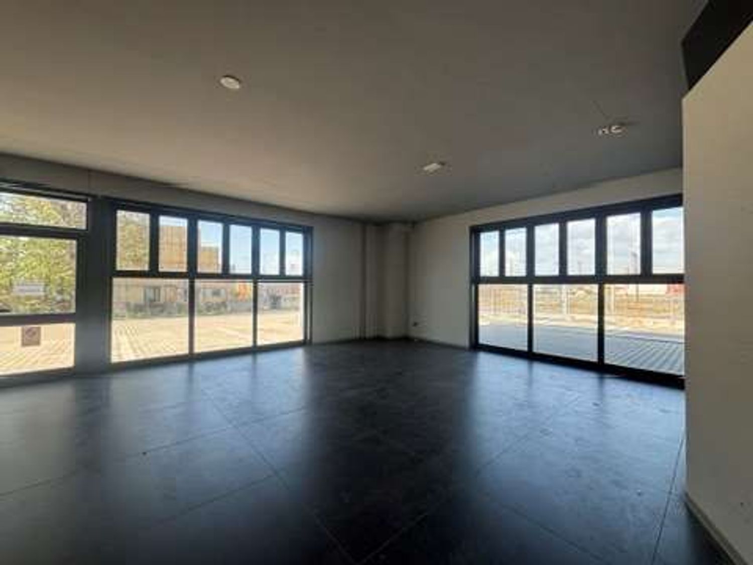 Capannone in affitto a Livorno