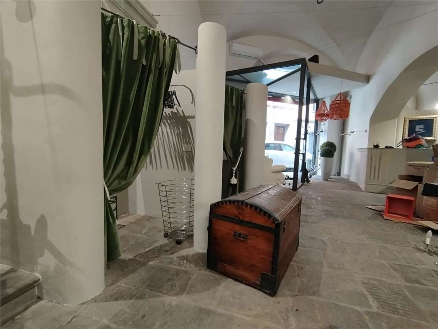 Locale commerciale in affitto a Livorno