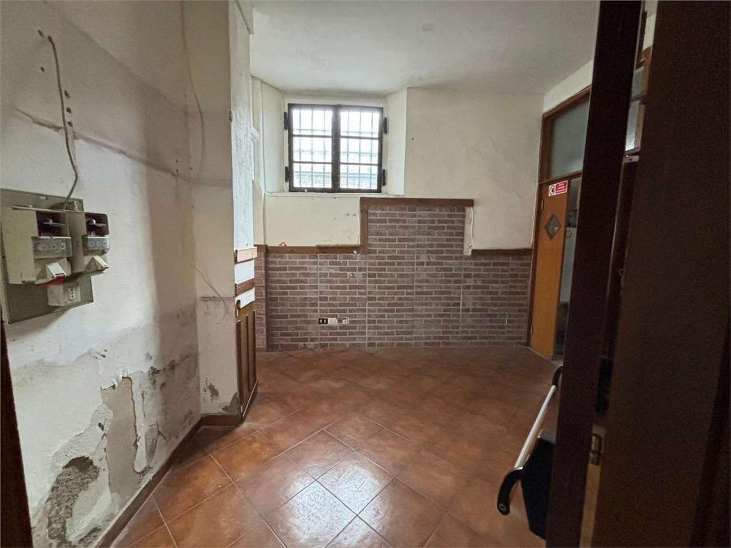 Locale commerciale in vendita a Livorno