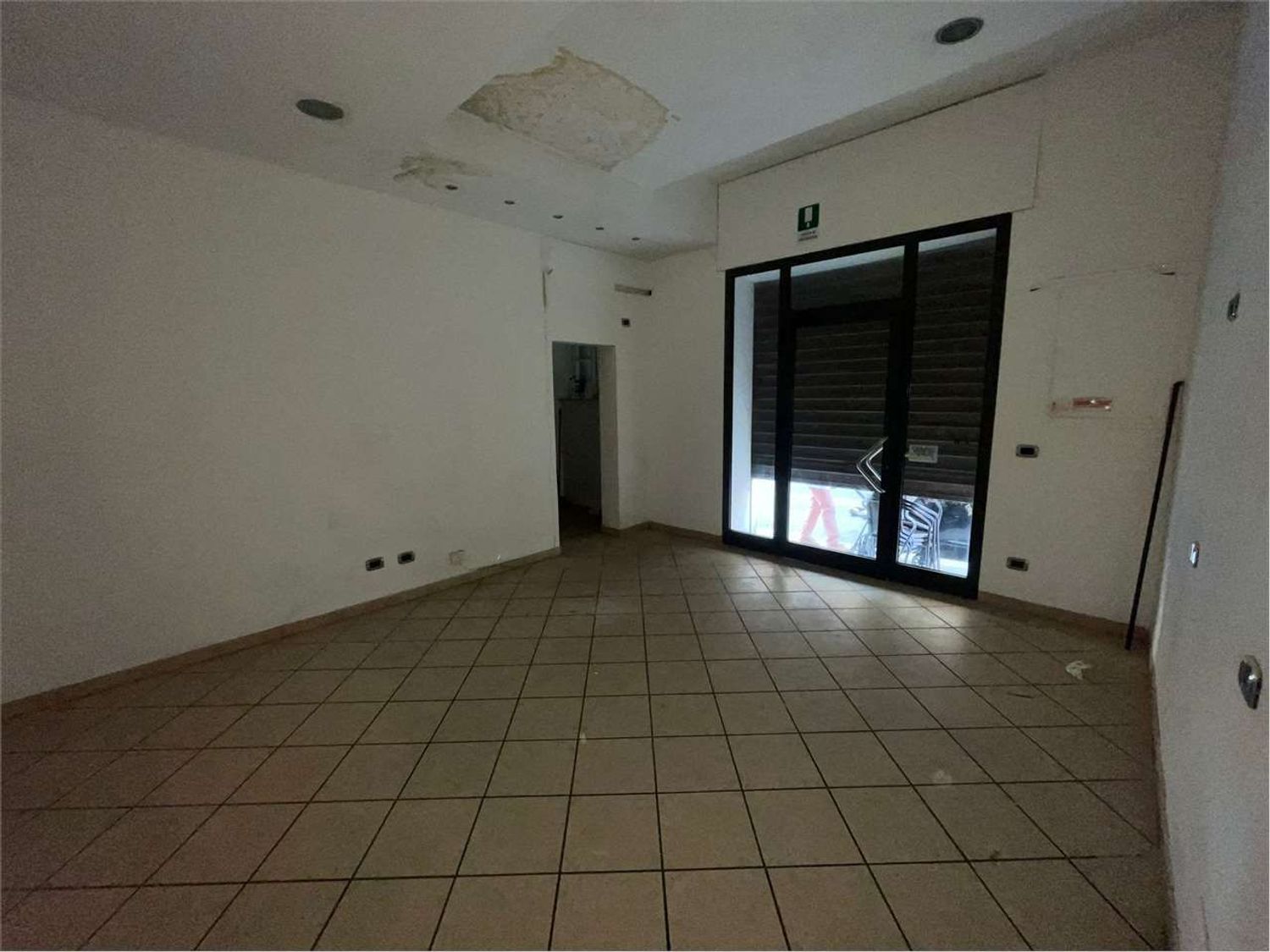 Locale commerciale in affitto a Livorno