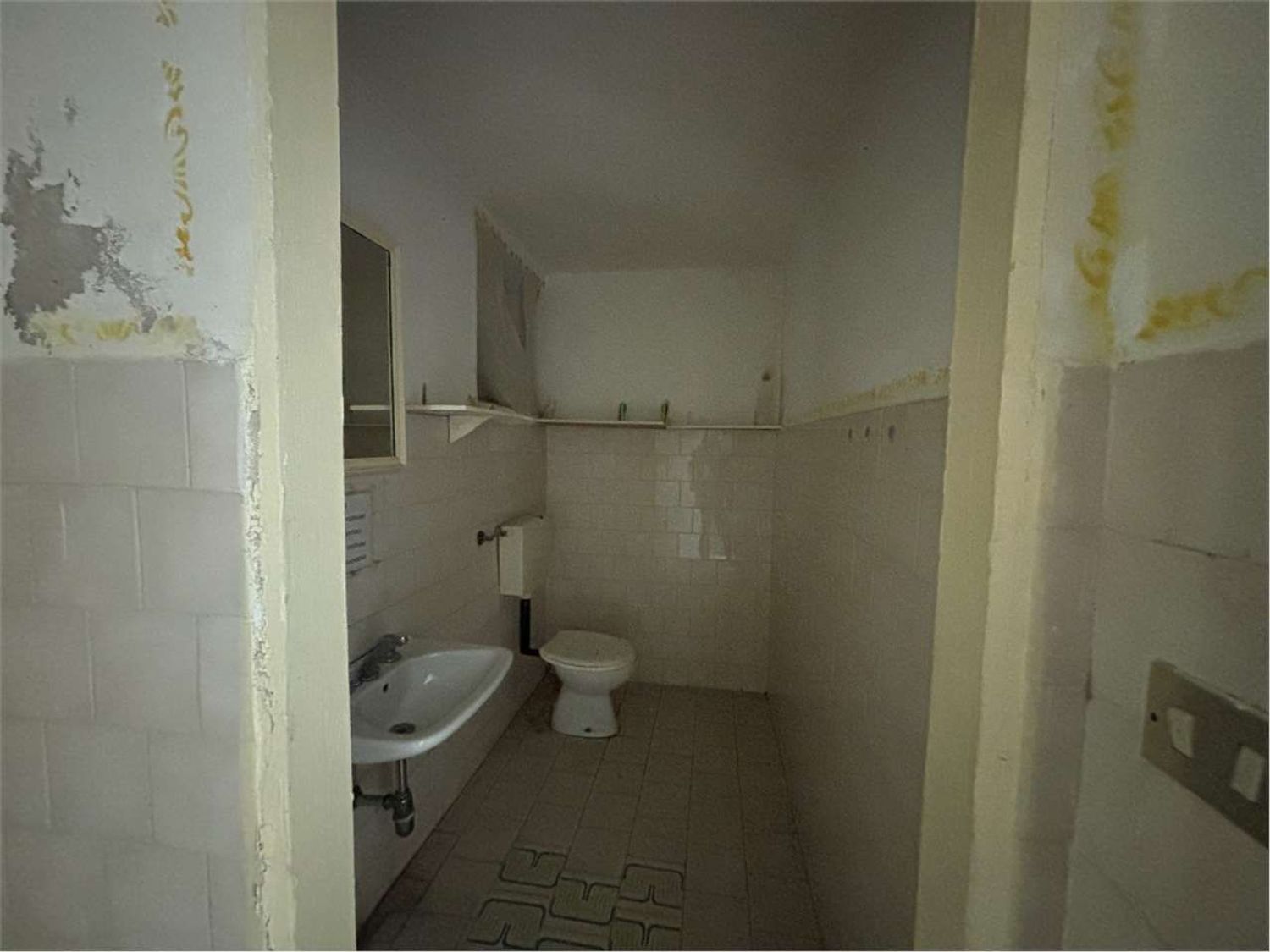 Locale commerciale in affitto a Livorno