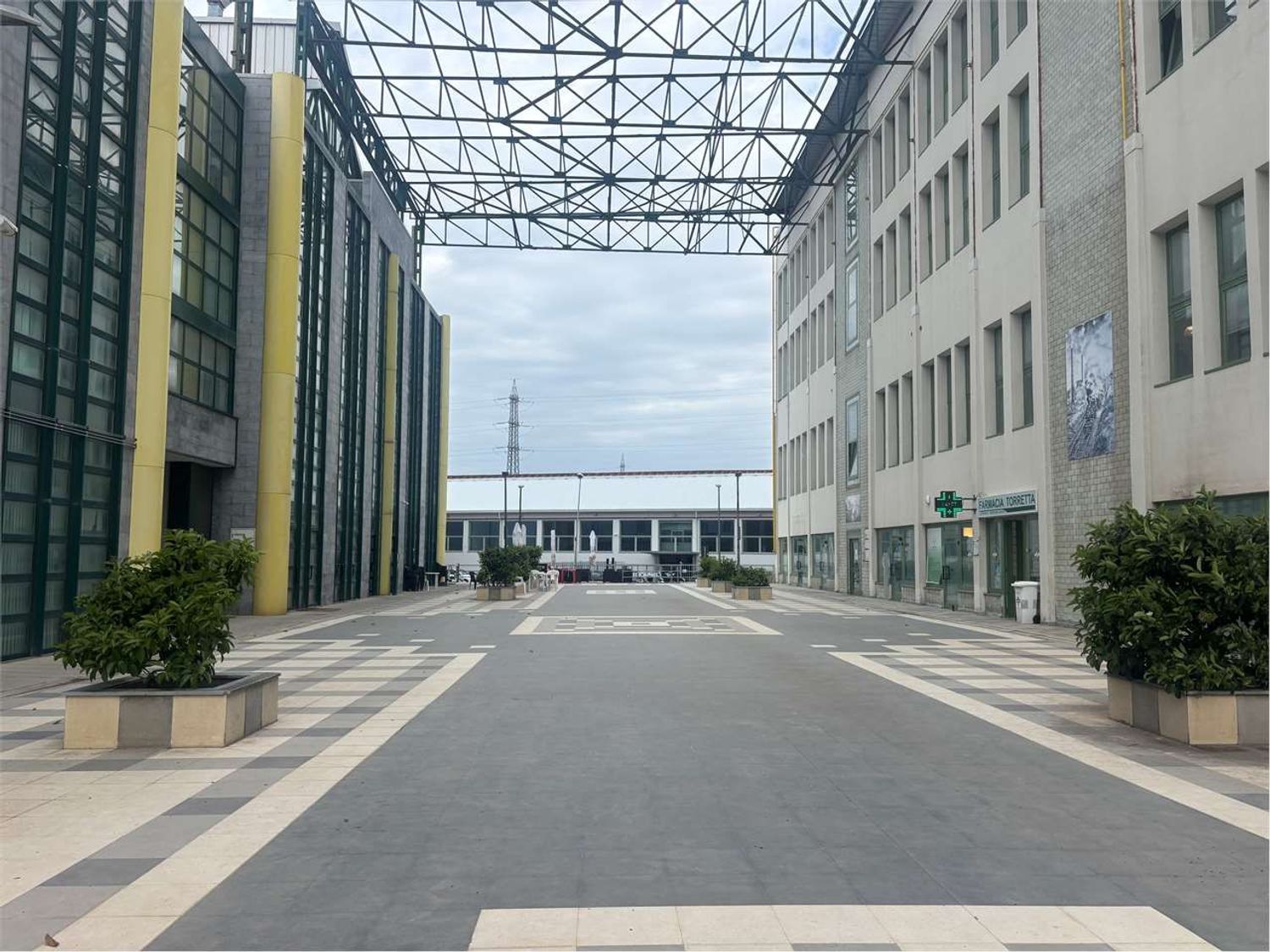 Box/Garage 13mq in vendita a Livorno