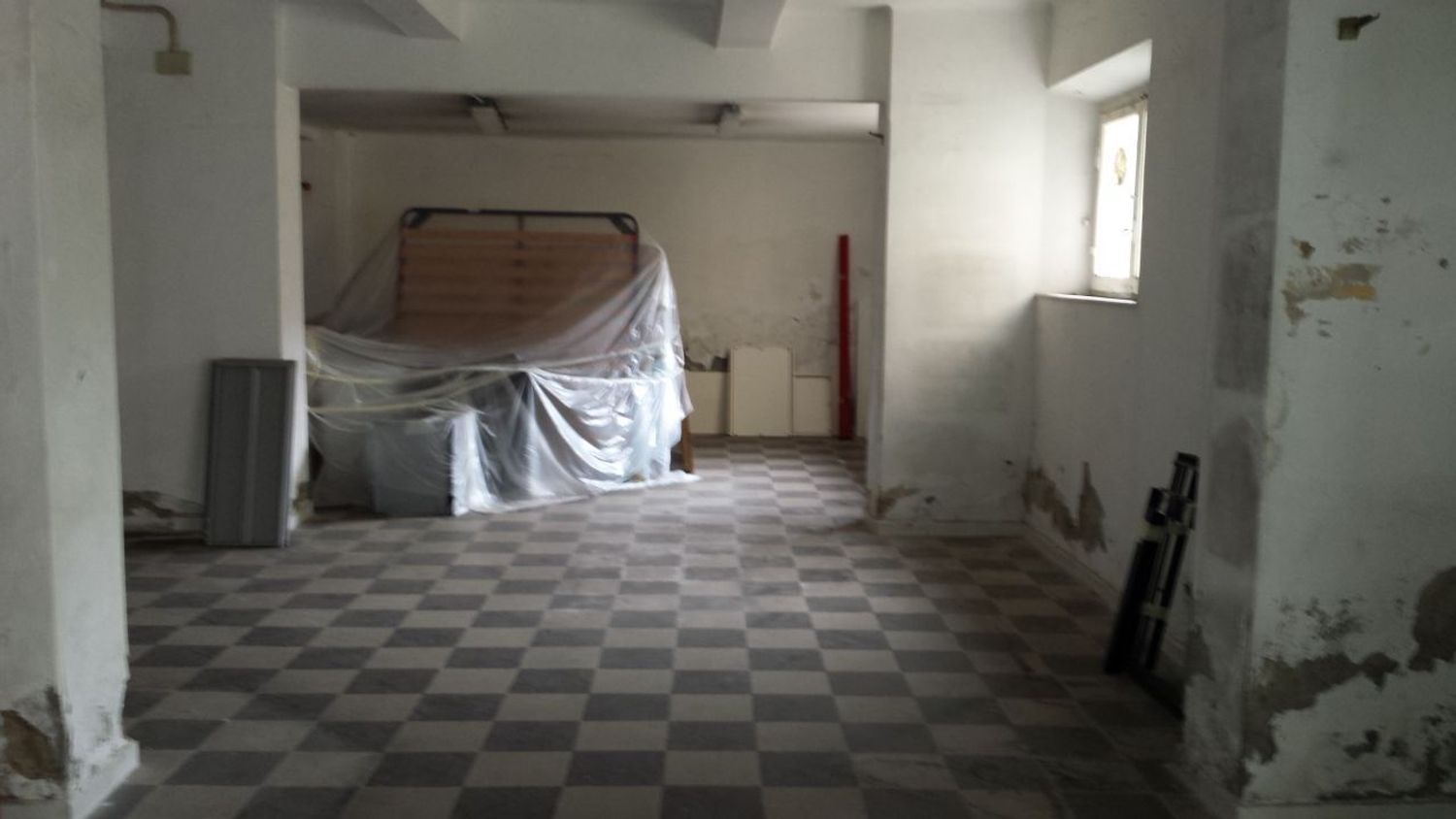 Capannone da ristrutturare a Livorno