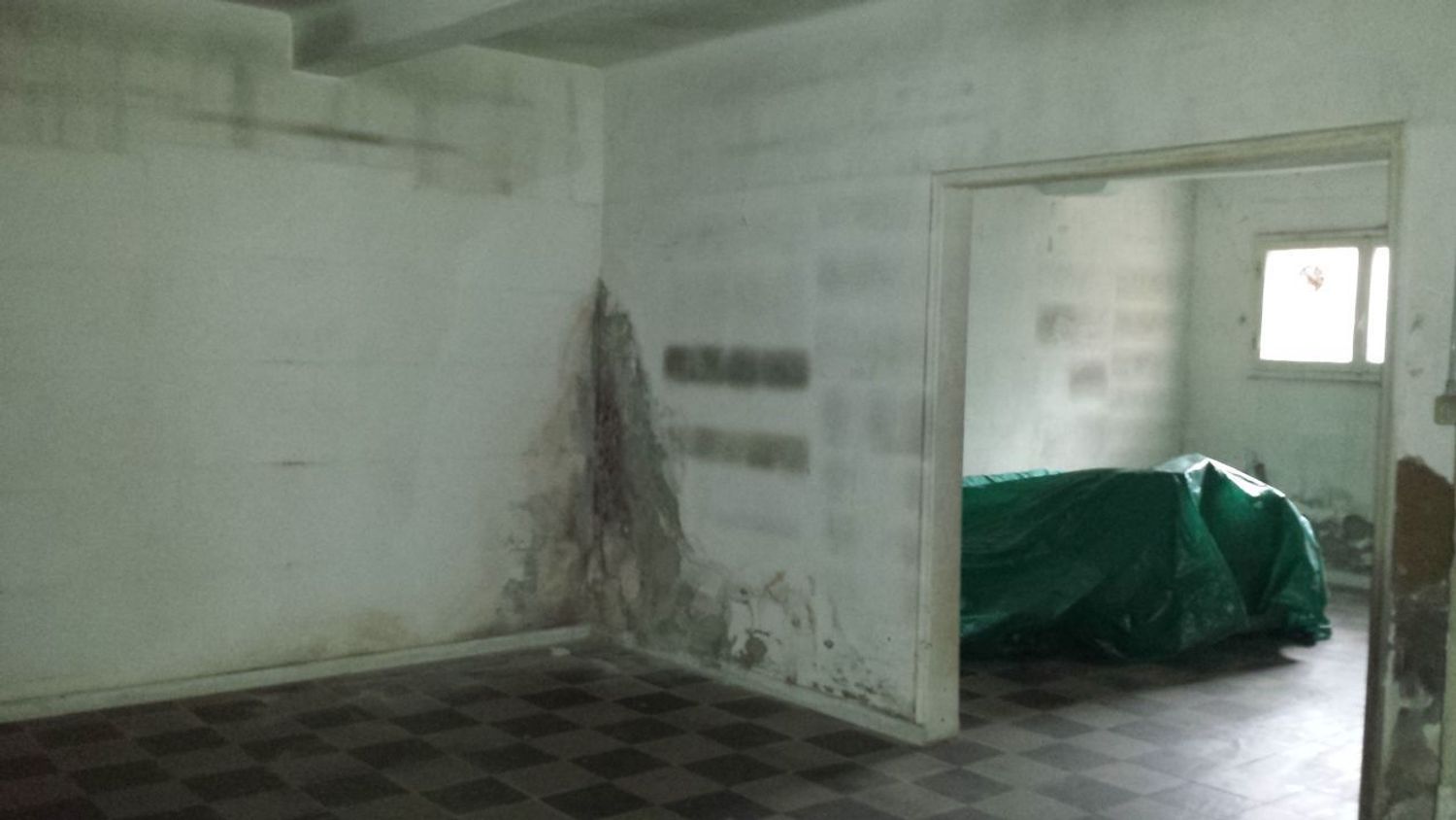 Capannone da ristrutturare a Livorno