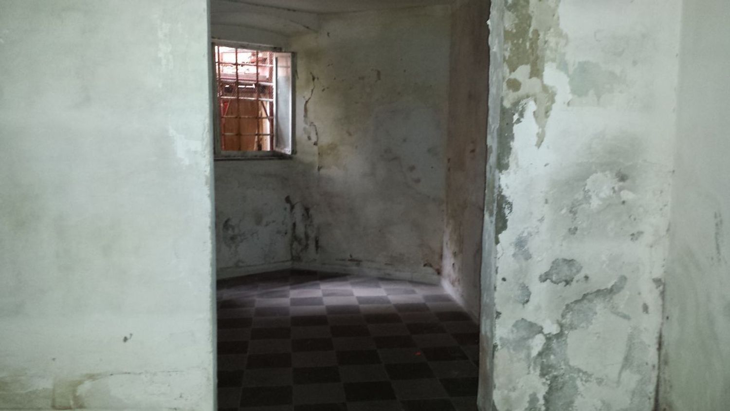 Capannone da ristrutturare a Livorno