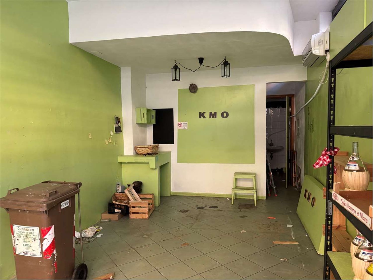 Locale commerciale in affitto a Valchiusa