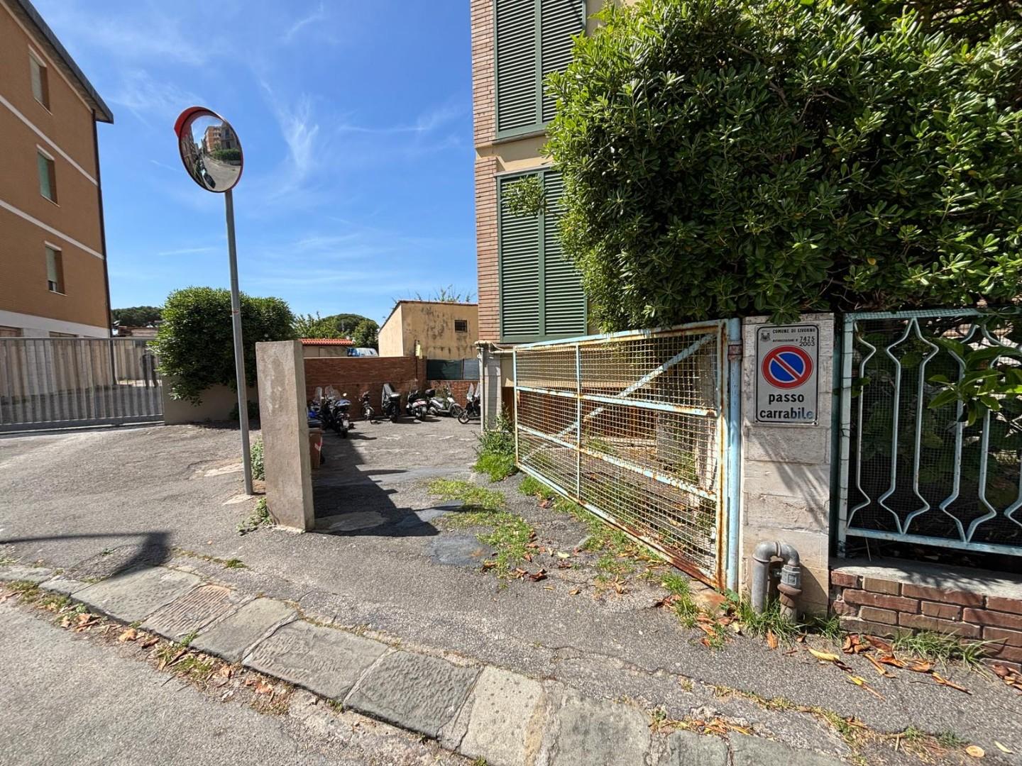 Box/Garage 70mq in affitto, Livorno mastacchi