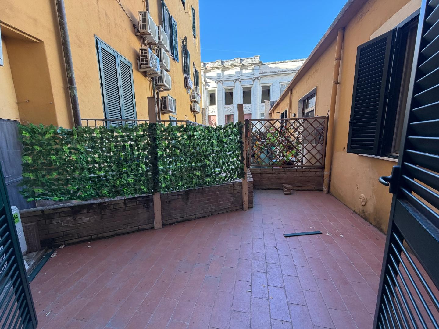 Monolocale con terrazzo, Livorno piazza xx settembre
