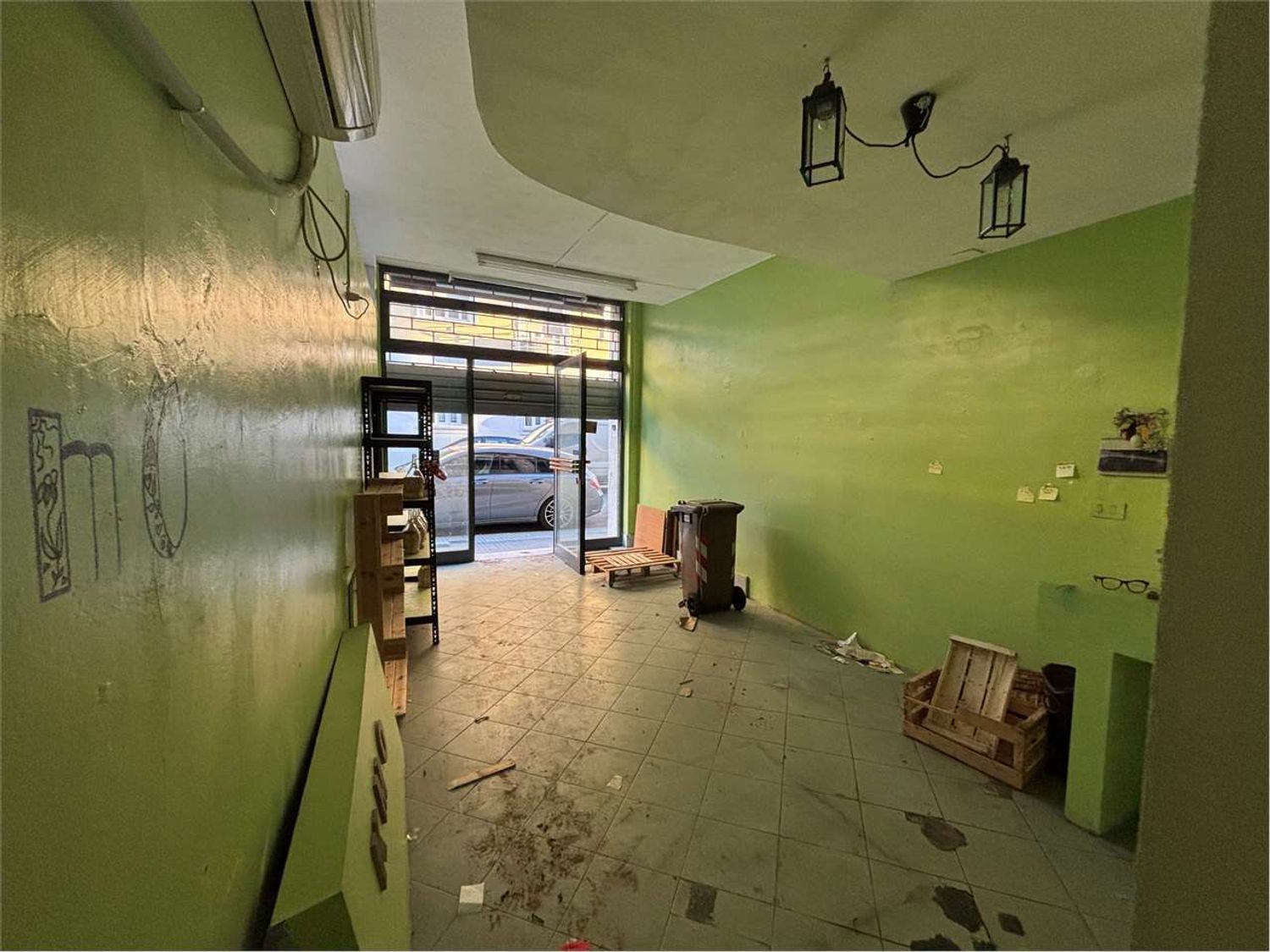Locale commerciale in affitto a Livorno