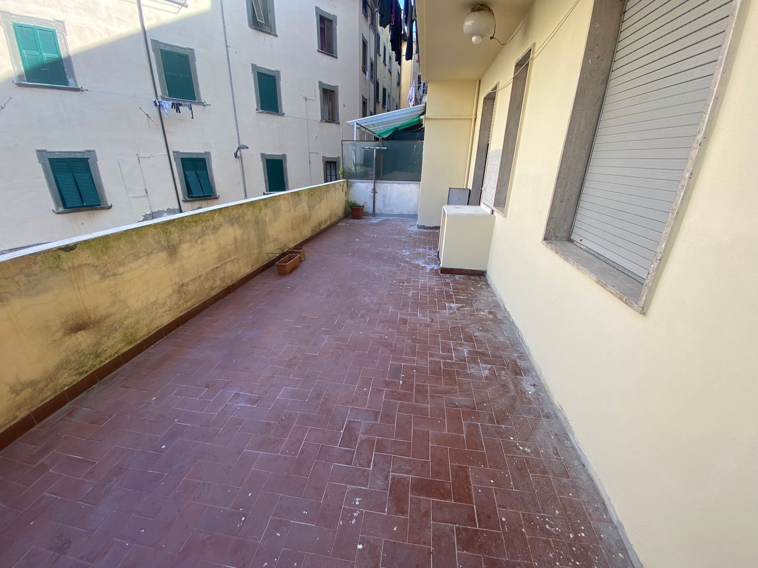 Appartamento con terrazzo, Livorno centro