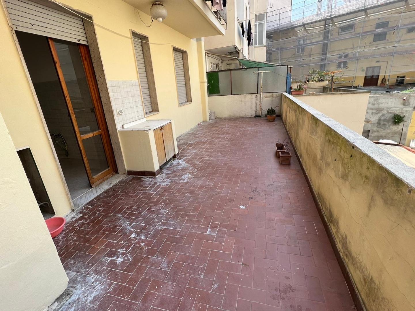 Appartamento con terrazzo, Livorno centro