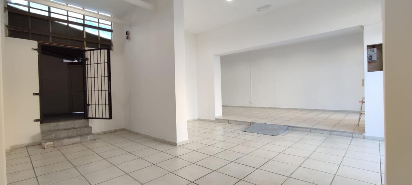 Locale commerciale in affitto a Livorno