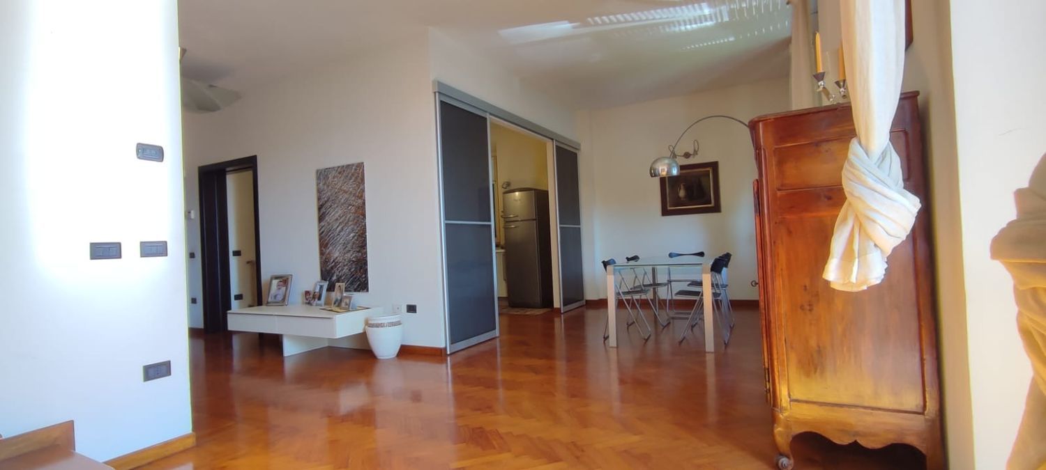 Casa indipendente con terrazzo, Livorno antignano