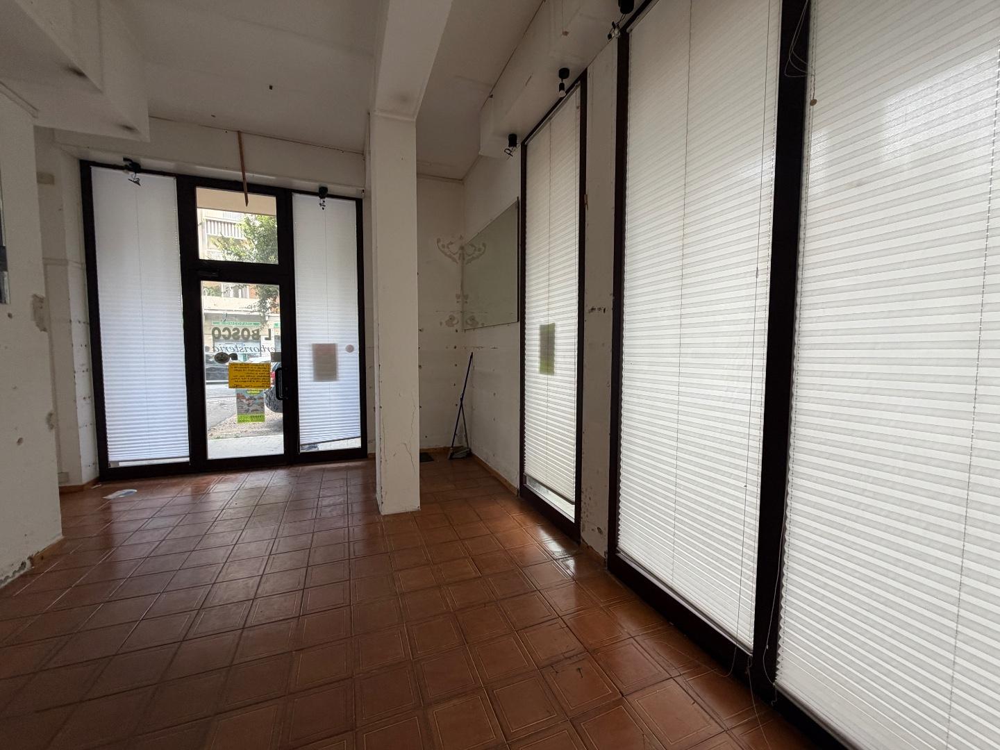 Locale commerciale in affitto a Livorno