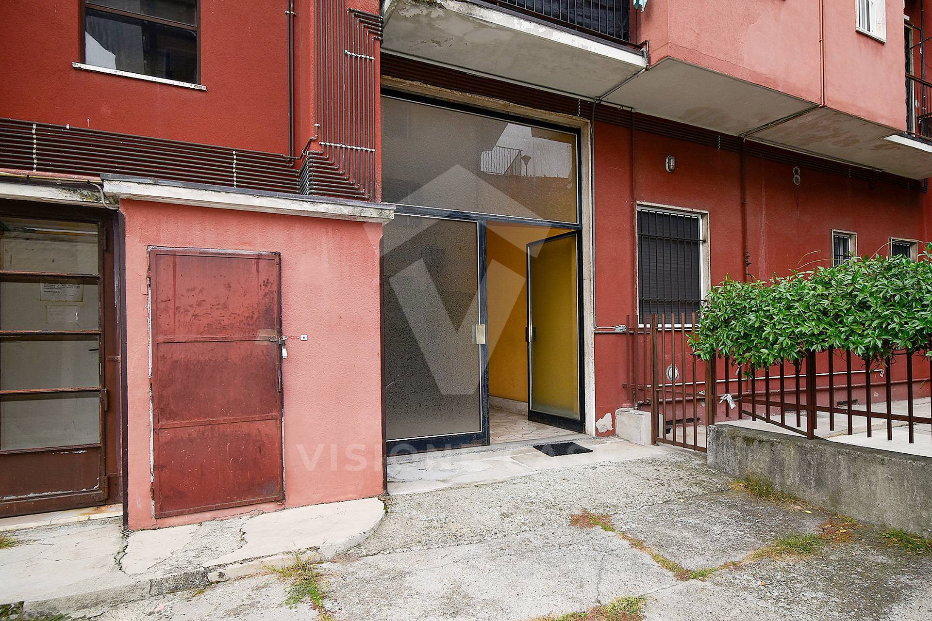 Box o garage in vendita a Opera