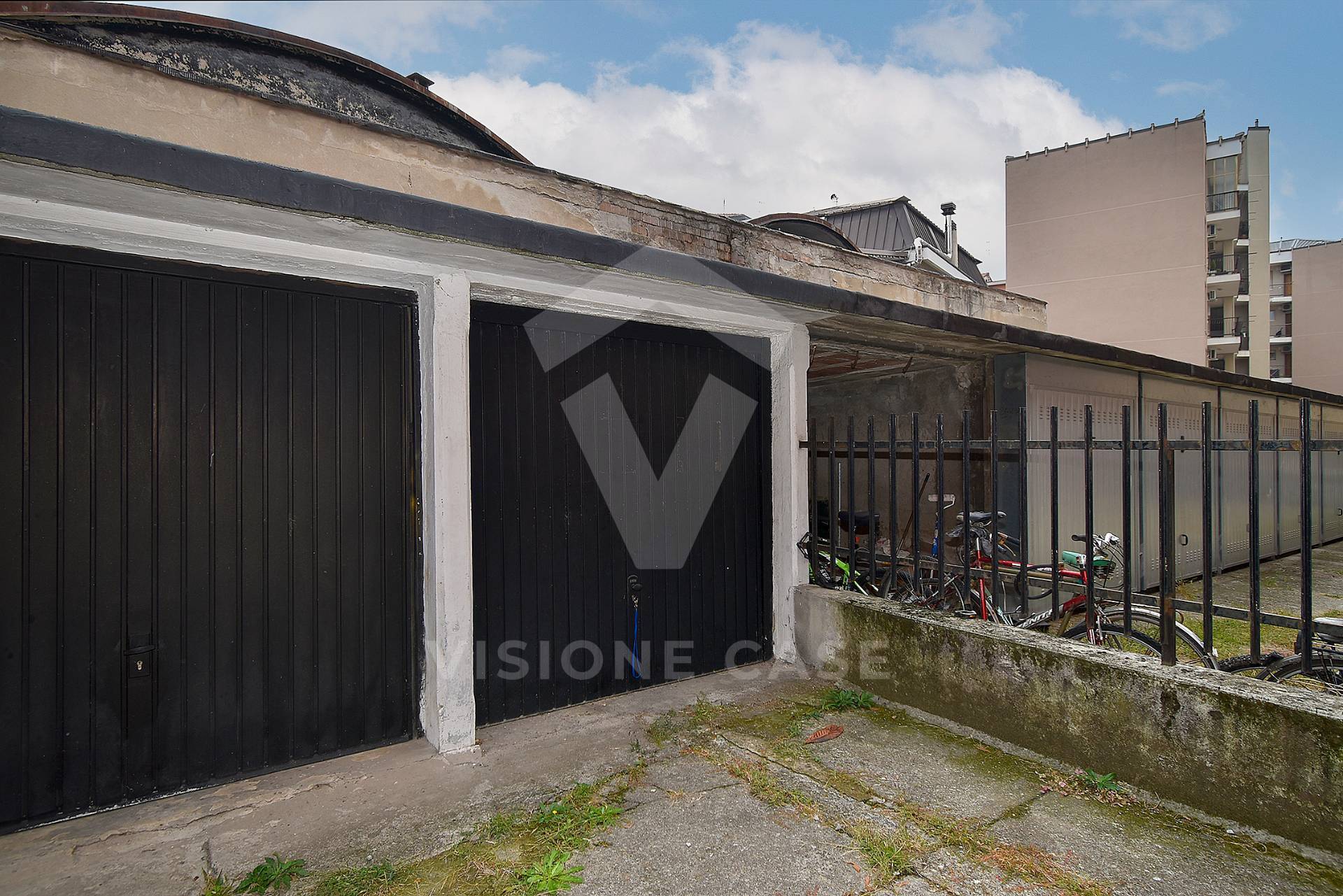 Box o garage in vendita a Opera
