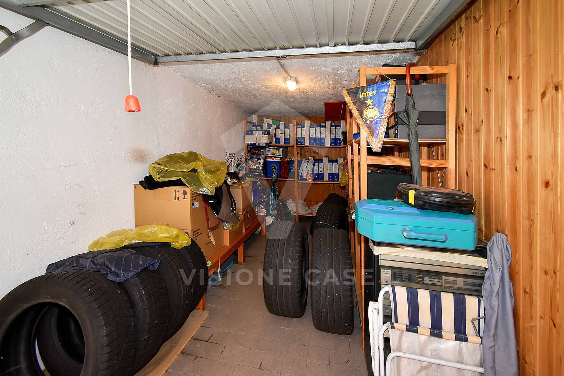 Box o garage in vendita a Opera