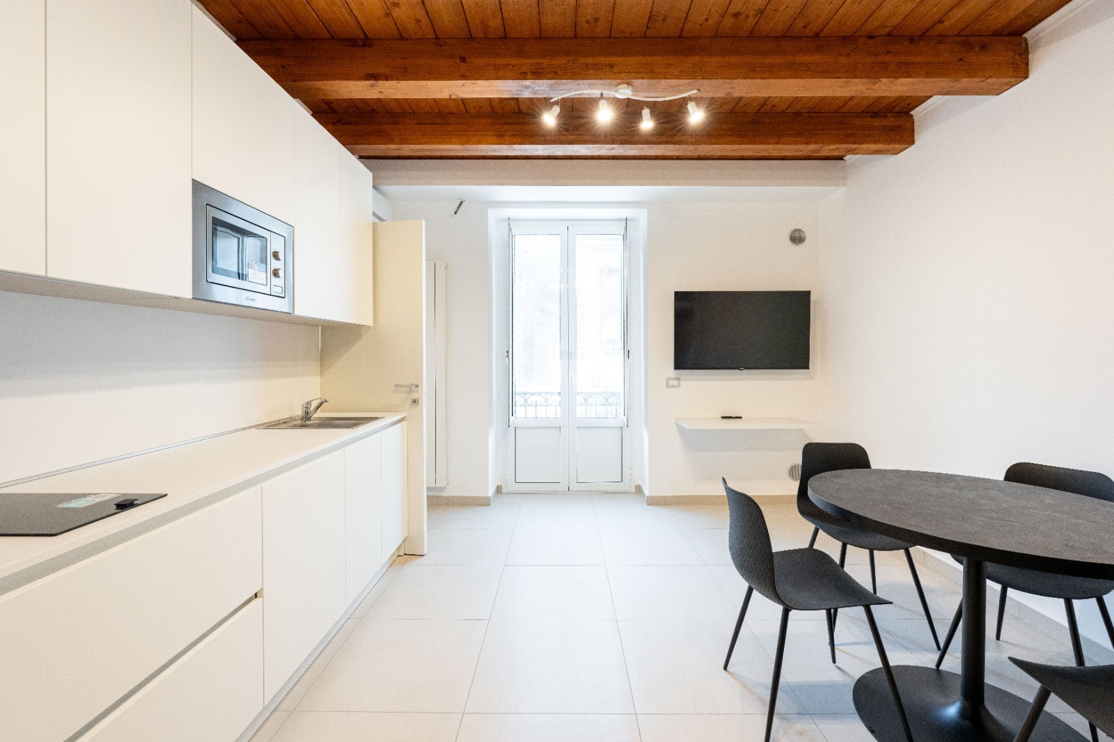 Trilocale nuovo in via re martino 83, Aci Castello