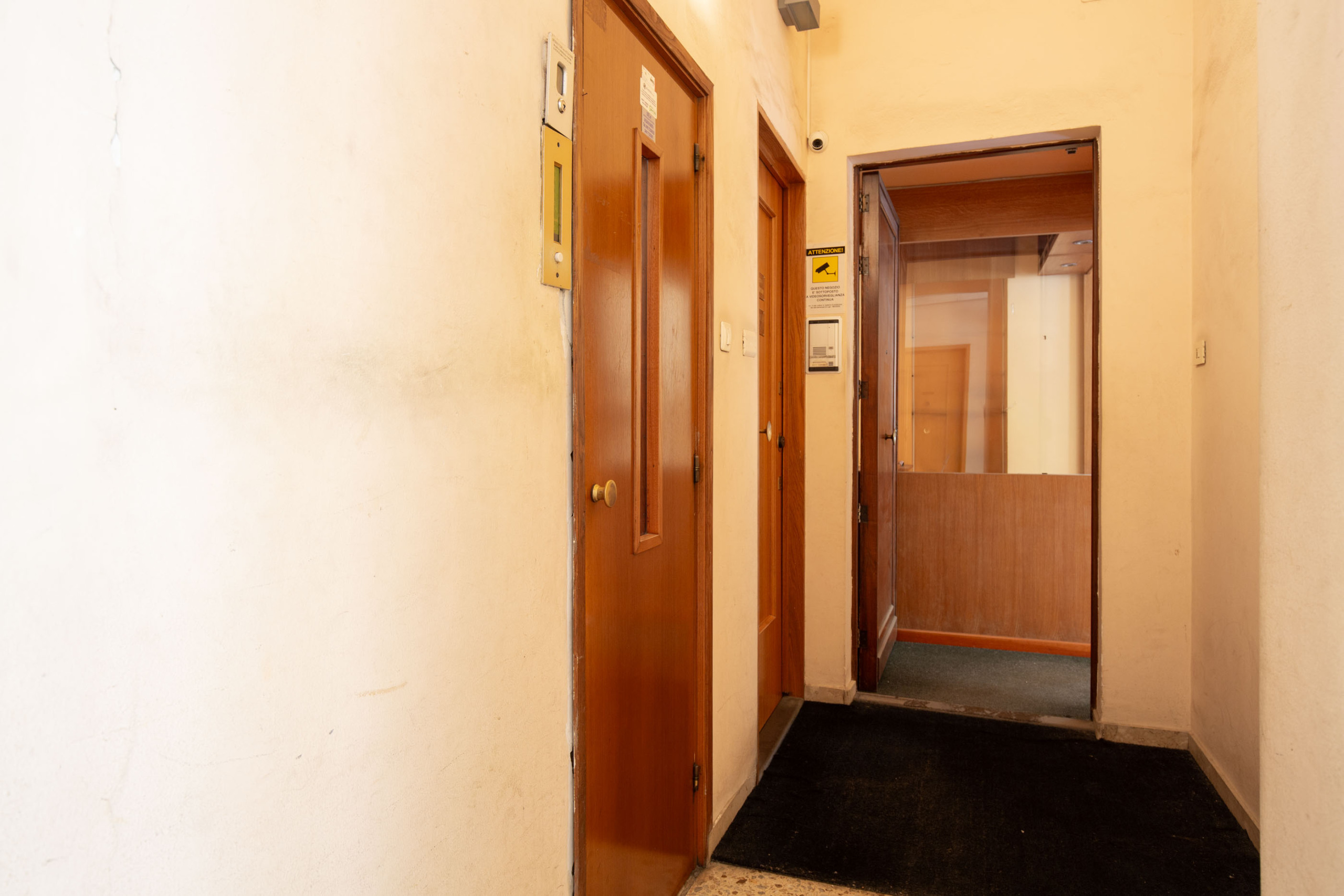 Locale commerciale da ristrutturare in via cagliari 123, Catania