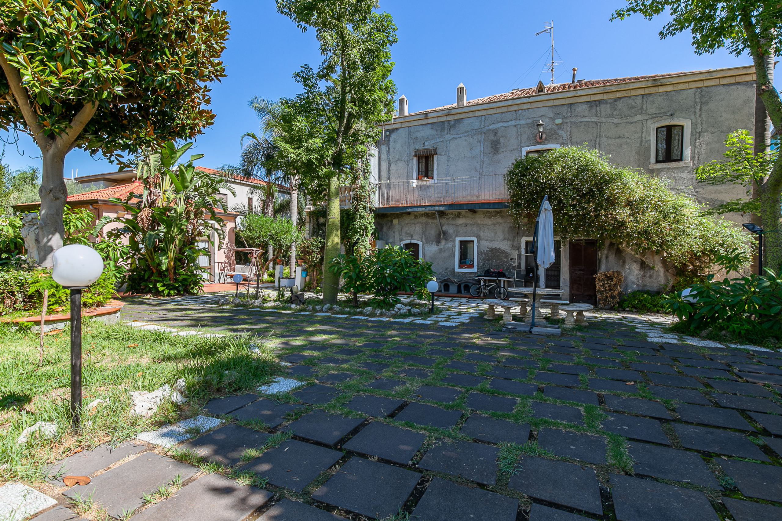 Villa da ristrutturare in lungomare edoardo pantano 53a, Riposto