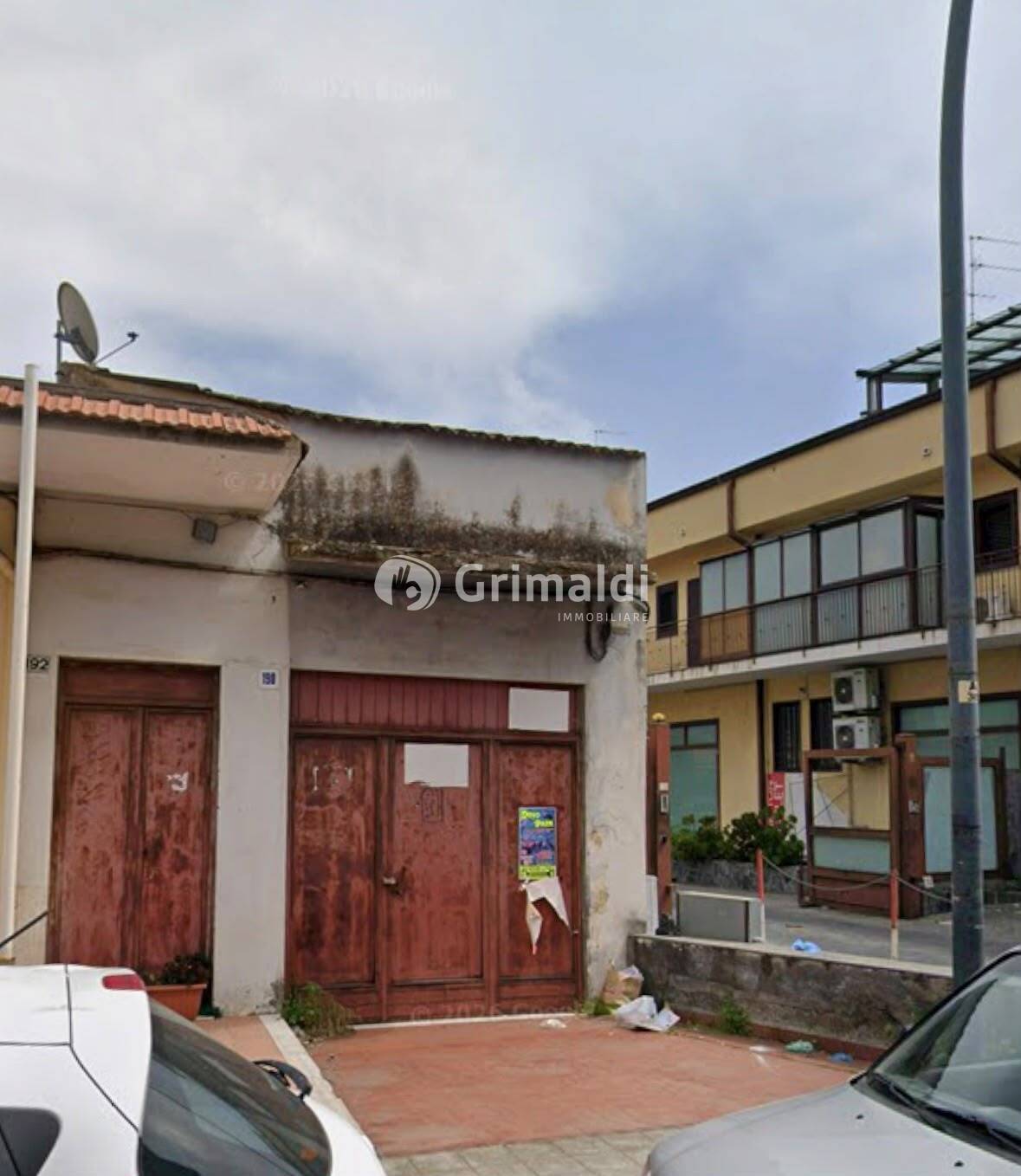 Magazzino da ristrutturare in viale della regione 190, San Giovanni la Punta