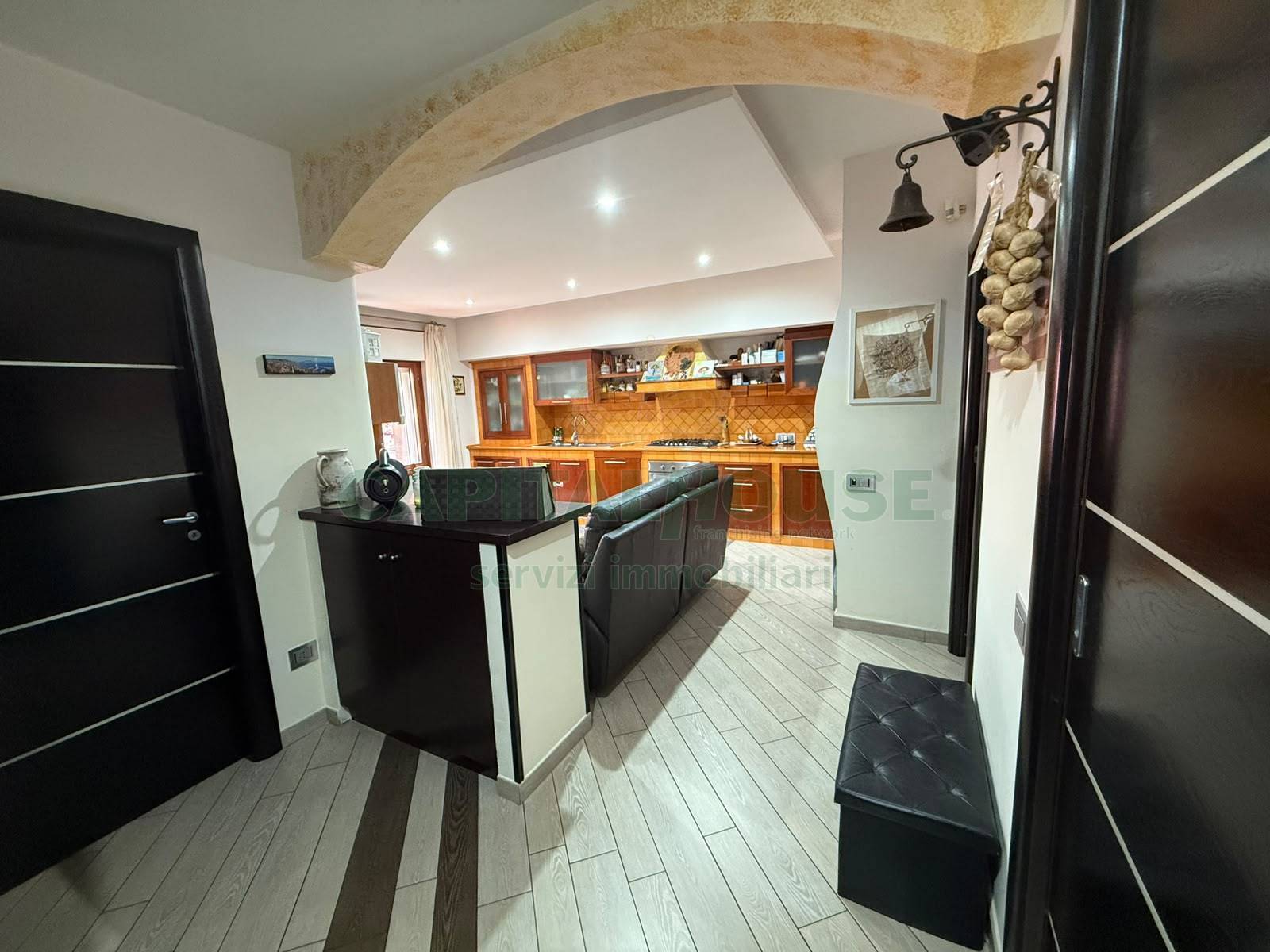 Appartamento in vendita a Baronissi, Caposaragnano