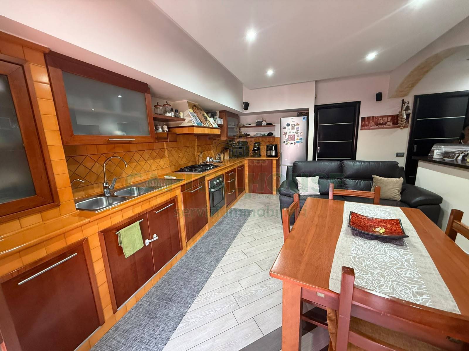 Appartamento in vendita a Baronissi, Caposaragnano
