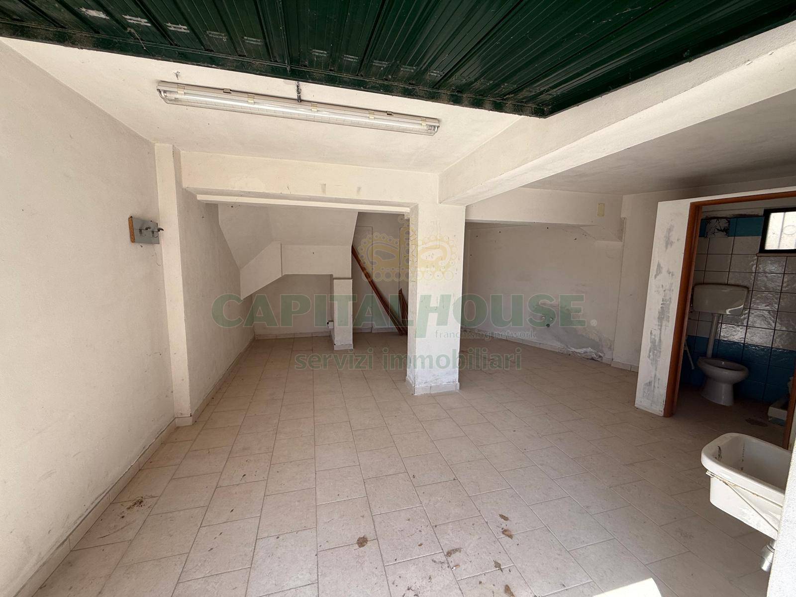 Box o garage in vendita a Baronissi, Caposaragnano
