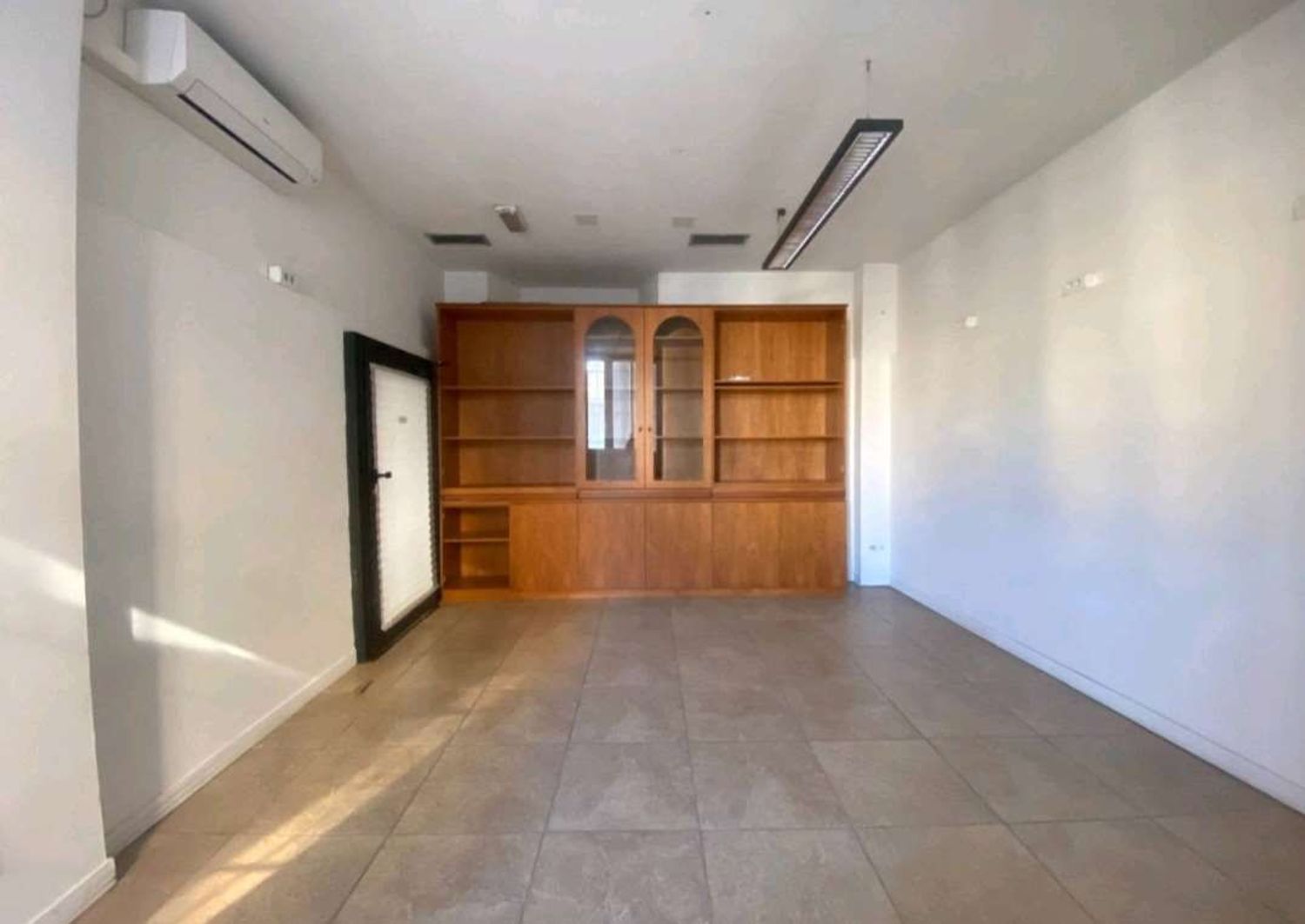 Locale commerciale in vendita a Fino Mornasco