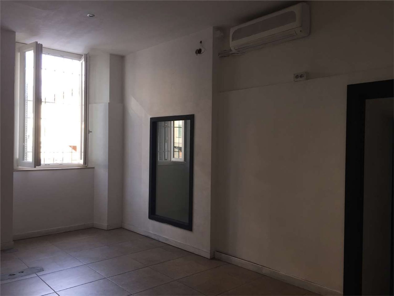 Locale commerciale in vendita a Fino Mornasco