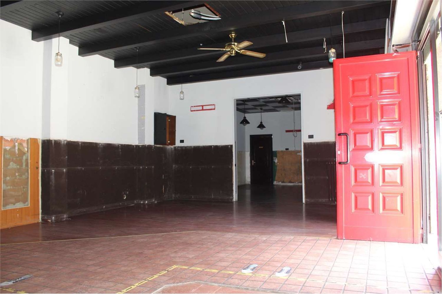 Locale commerciale in vendita a Cesano Maderno