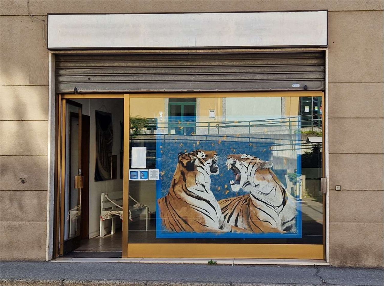 Locale commerciale in affitto a Fino Mornasco