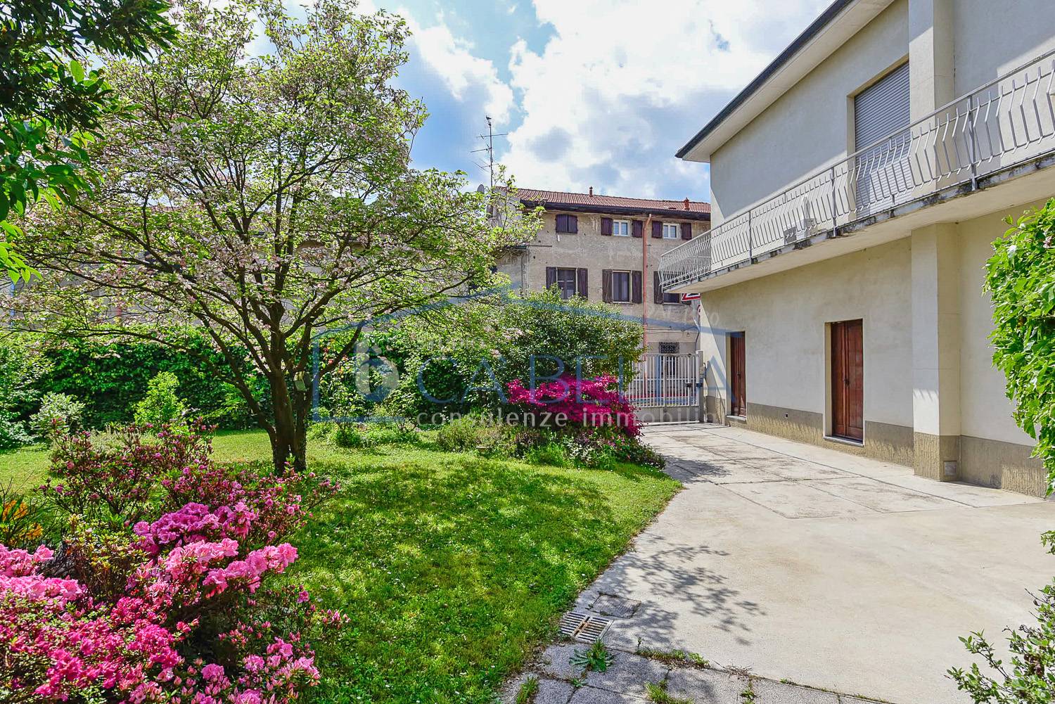 Casa singola in vendita a Lazzate