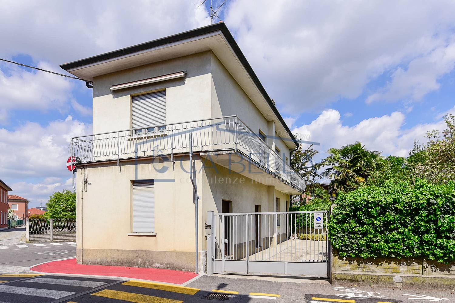 Casa singola in vendita a Lazzate