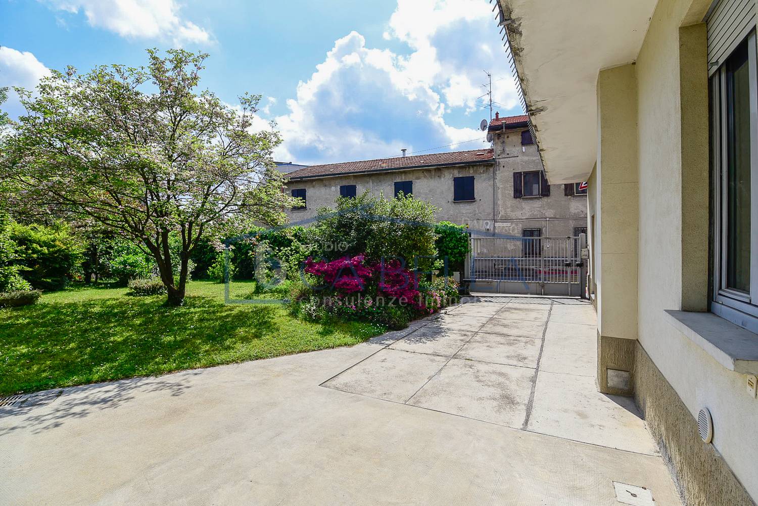 Casa singola in vendita a Lazzate