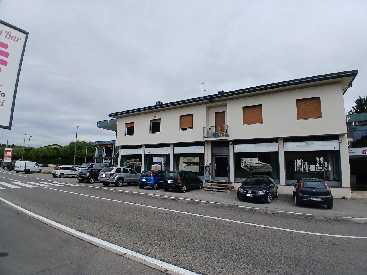 Attivit commerciale in affitto a Fino Mornasco, Socco