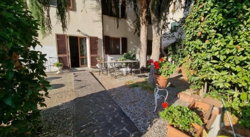 Villa con giardino a Calci