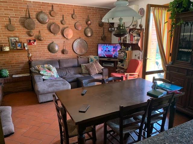 Villa con terrazzi a Calci