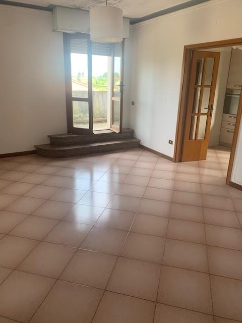 Casa indipendente con giardino a Cascina