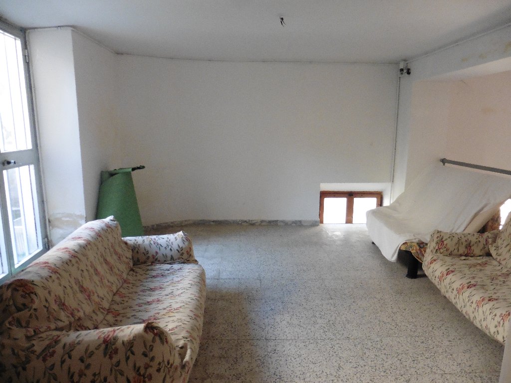 Stabile/Palazzo in vendita, Calci castelmaggiore